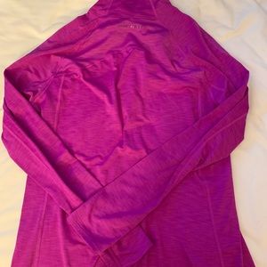 Women’s under armour cold gear top xl